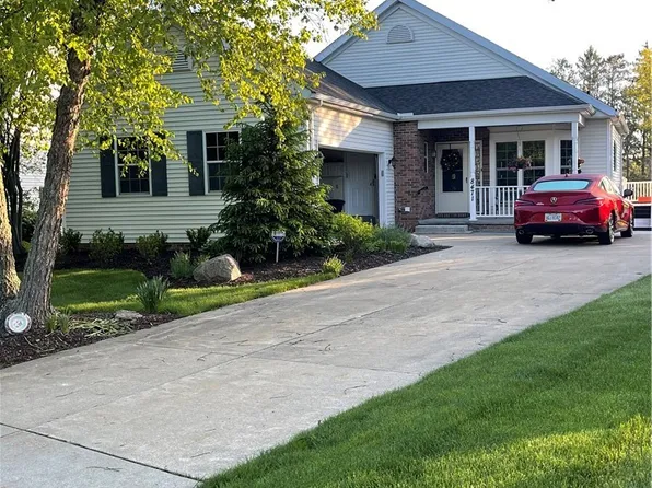 8471 Waterside Dr, Northfield, OH 44067