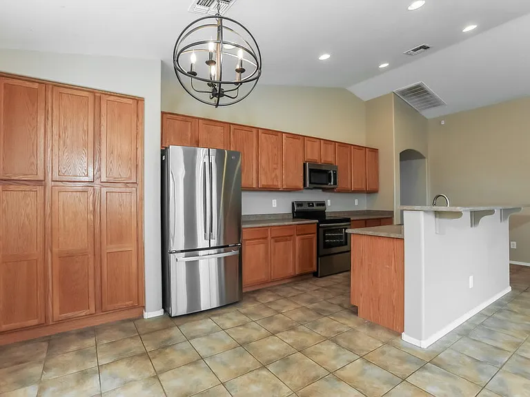 3658 E Alamo St — Photo 6