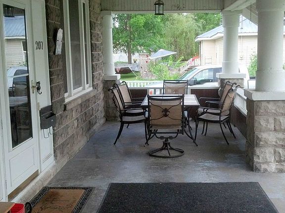 5th image of 207 Rowley St