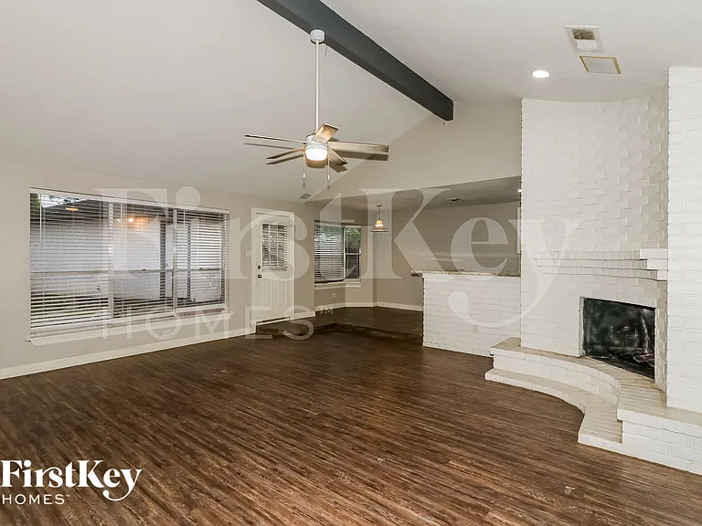15631 Cascade Point Dr — Photo 2