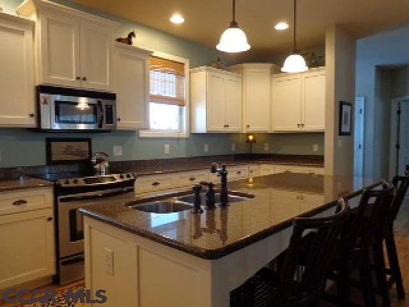 3rd image of 120 Ashford Manor Dr