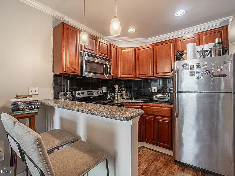 2209 E Harold St — Photo 13