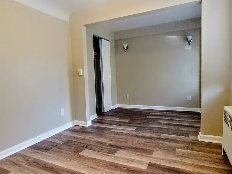 7147 Eastlawn Dr — Photo 10