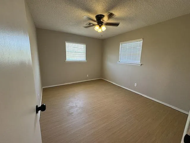 818 E Hayes St — Photo 12