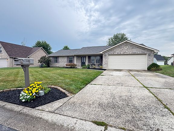 4th image of 2211 Honeysuckle Way