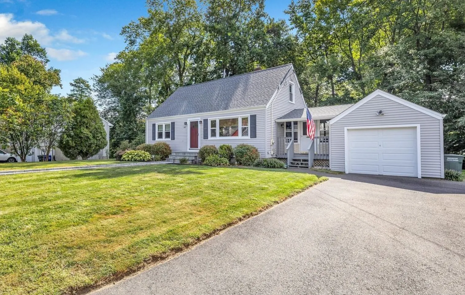 4 bed, 1287 sqft, $4,000 — Photo 1