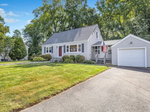 43 Edgemoor Rd, Bridgeport, CT 06606