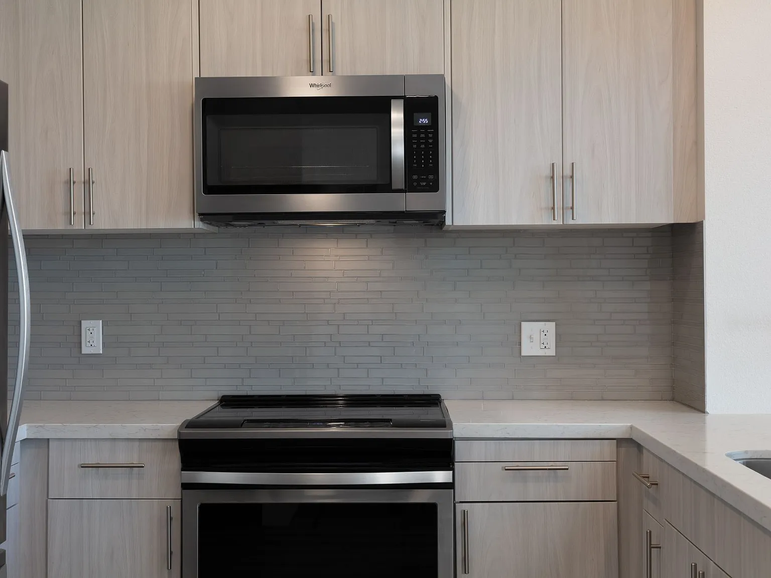 Sunsweet Apartments — Photo 3