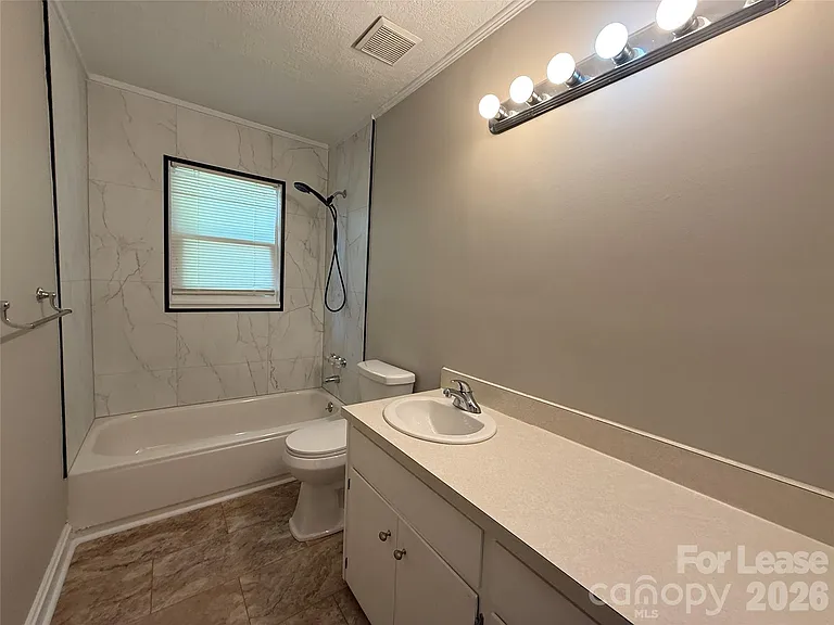 917 Spruce St — Photo 15