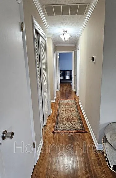 1543 Grove St — Photo 16