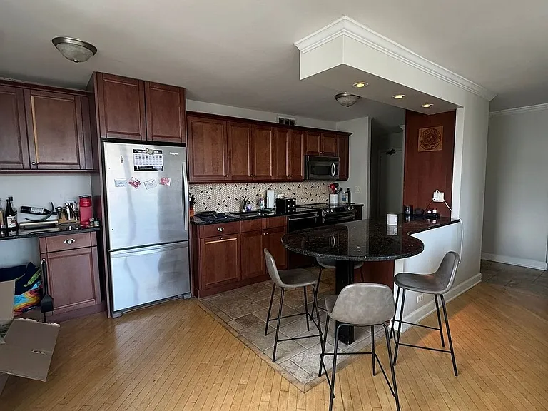 1360 N Sandburg Ter #2101 — Photo 8