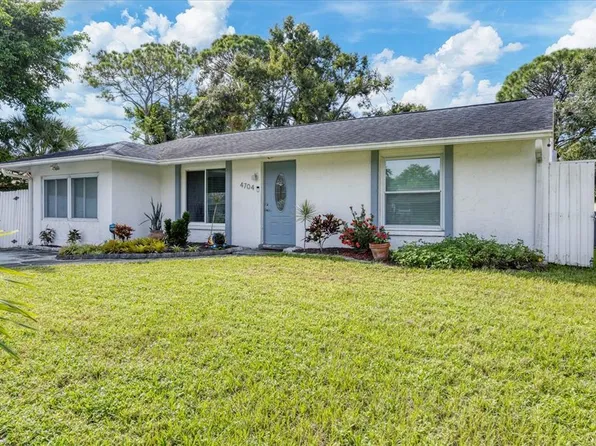 4704 Selma St, Sarasota, FL 34232