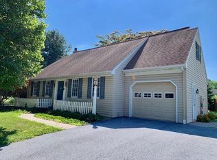 863 Indian Springs Dr, Lancaster, PA 17601
