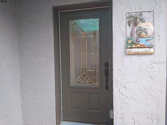 4th image of 641 Woodridge Dr
