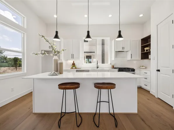 2806 Mills St, Houston, TX 77026
