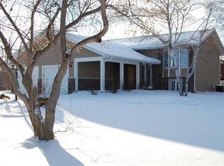 922 16th Ave SE, East Grand Forks, MN 56721
