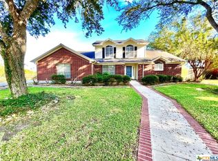 112 Masters Ct, Victoria, TX 77904