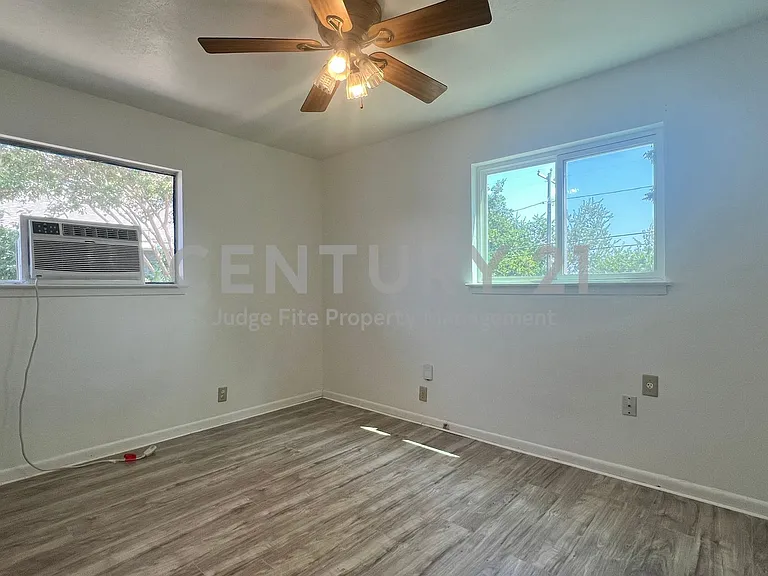 5429 Farnsworth Ave — Photo 7