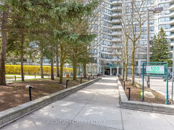120 Promenade Cir #1001, Vaughan, ON L4J 7W9