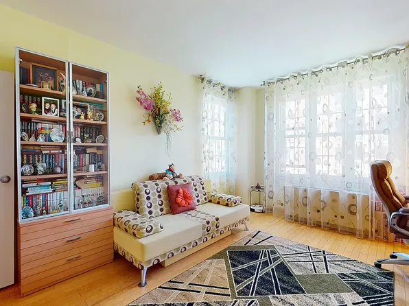 155 Oceana Drive East image 18 of 31