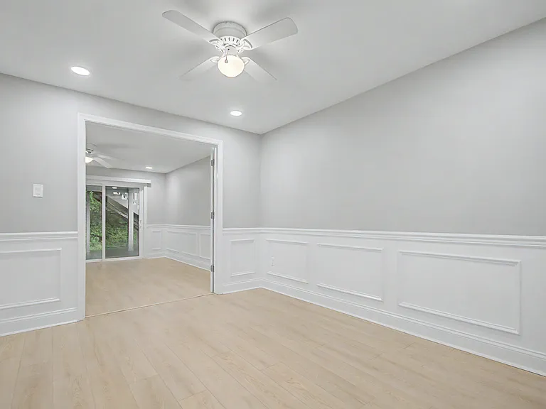2501 Eastern Point Ct — Photo 32