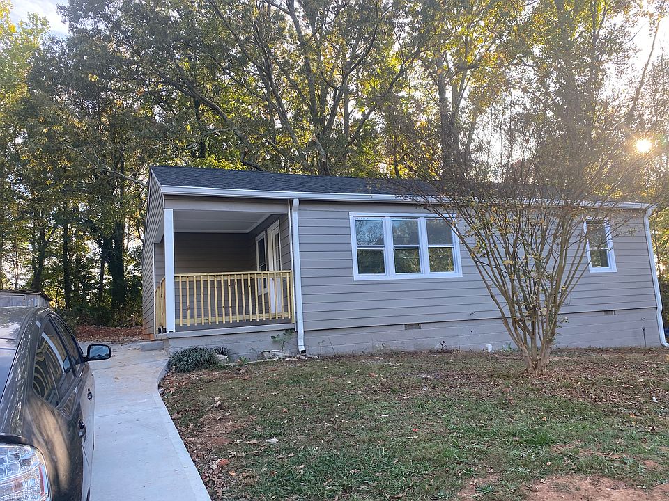 1st image of 290 Hicks Dr SE