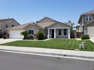 6425 Red Oak Dr, Corona, CA 92880