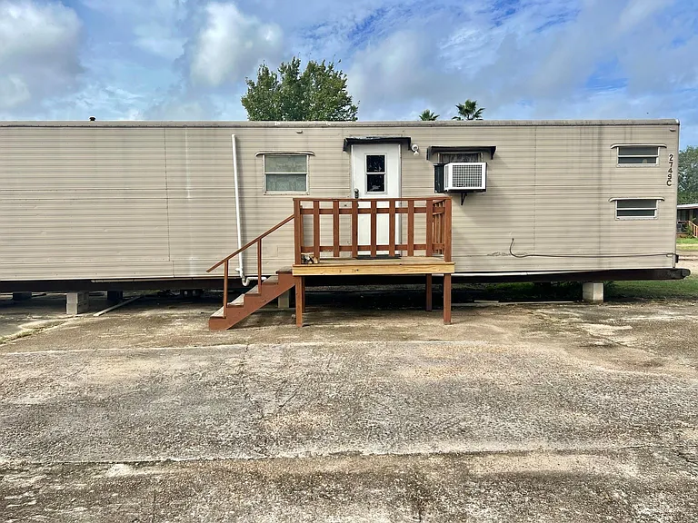 2749 Wagon Trail Rd — Photo 4