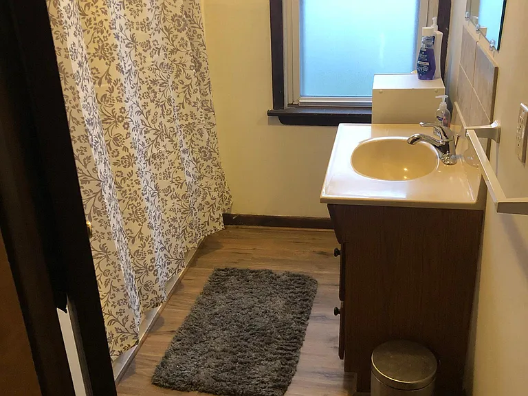 230 Laurel Ave — Photo 6