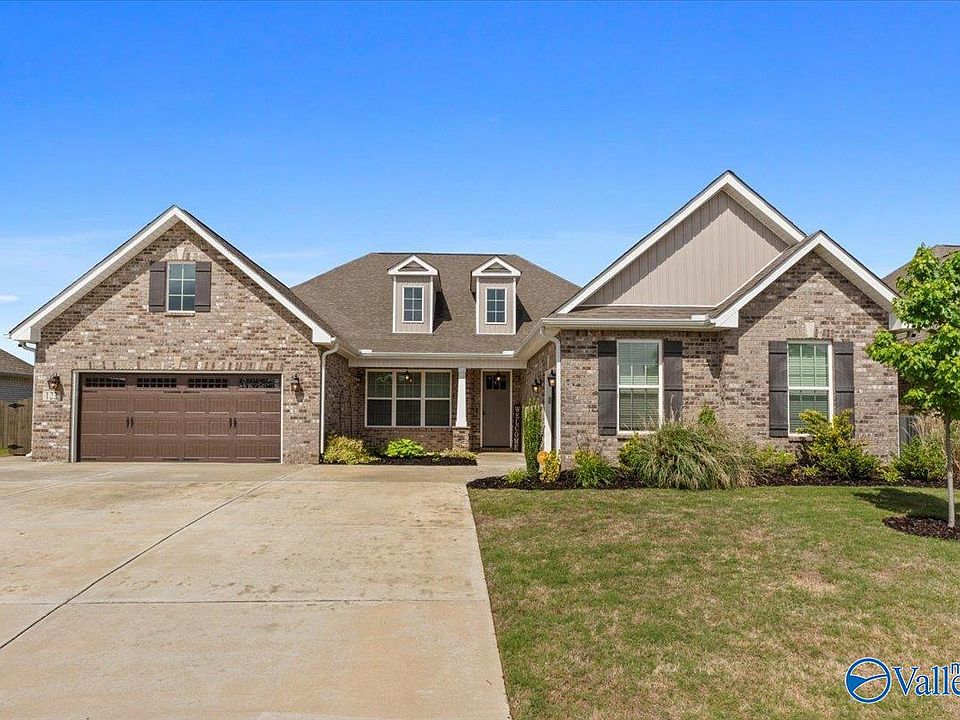 1st image of 122 Cove Brook Dr