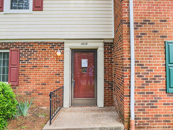 3rd image of 11018 Hunter Trail Ln