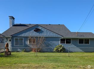 34 S 4th St, Pacific Beach, WA 98571