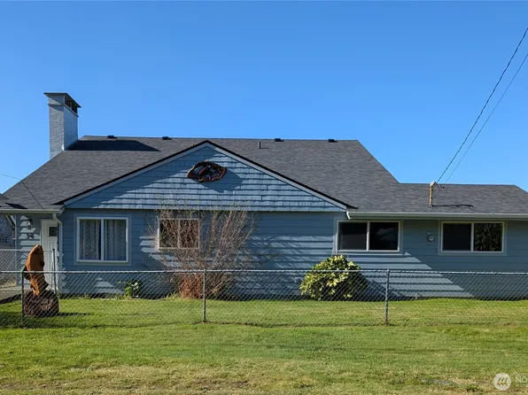 34 4th Street S, Pacific Beach, WA 98571