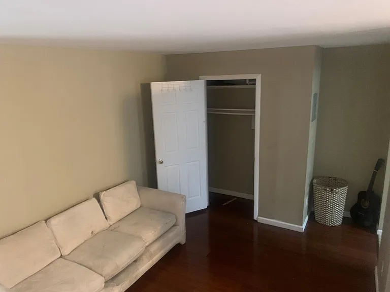 1704 Pleasant St #1F — Photo 4