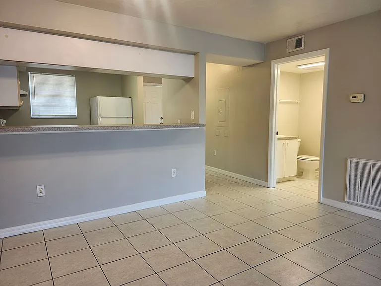 621 SW 47th Ter #103 — Photo 8