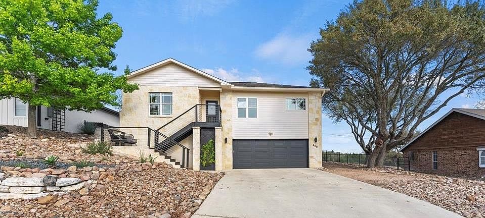 1st image of 608 Oak Hollow Dr