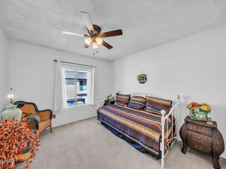 1838 Montana Vis #C — Photo 15