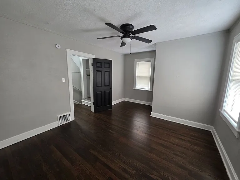 3726 Indiana Ave — Photo 13