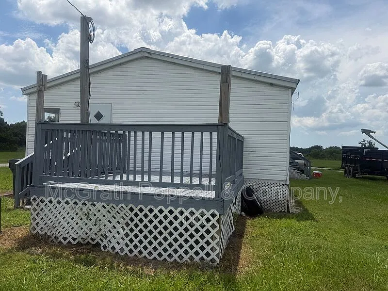 3 bed, 2.0 bath, $1,600 — Photo 2