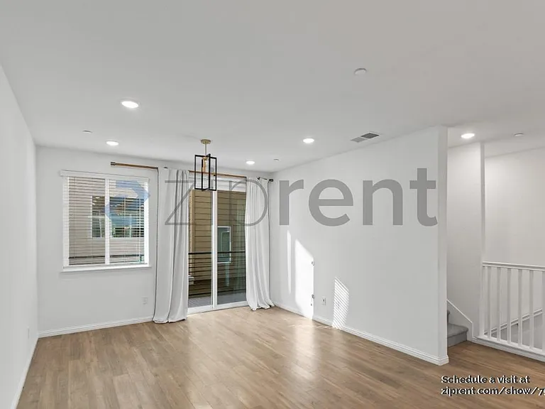 586 Jayne Ct — Photo 6