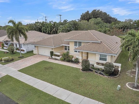 3rd image of 3291 Overlook Road