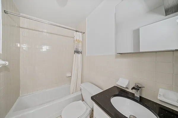 Rented by Vector New York, LLC | media 18