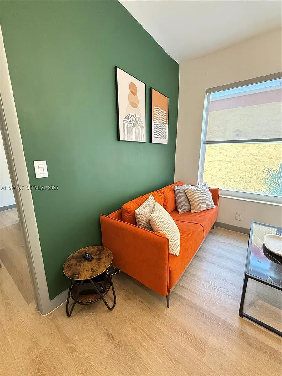 Building Photo - 1320 Drexel Ave #302