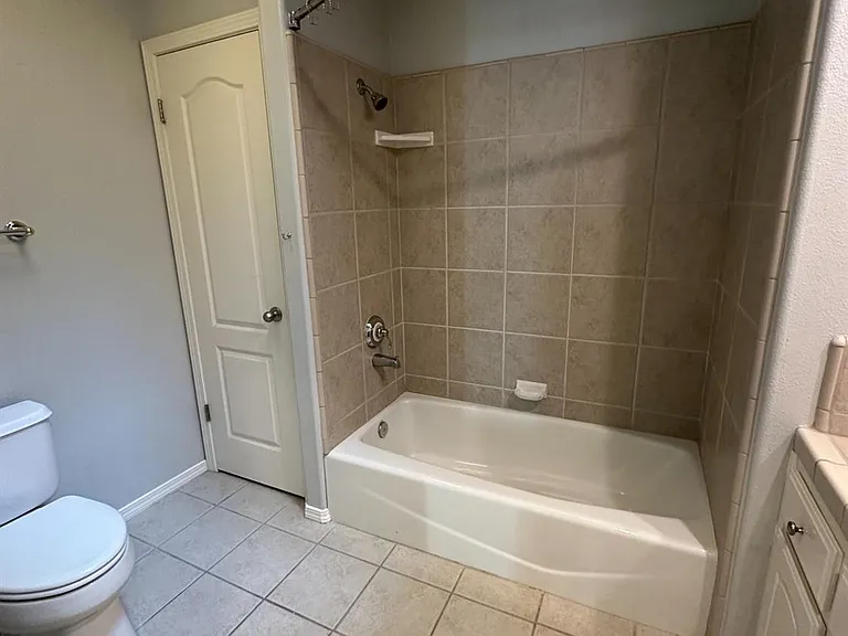 2928 Norwich Ave — Photo 14