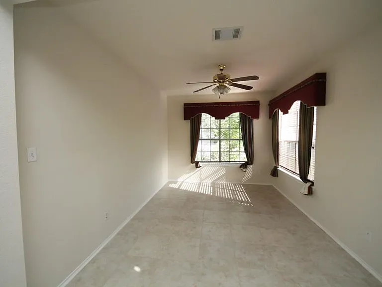 13453 Gent Dr — Photo 3