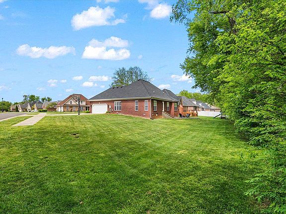 3rd image of 2836 Palisades Ct