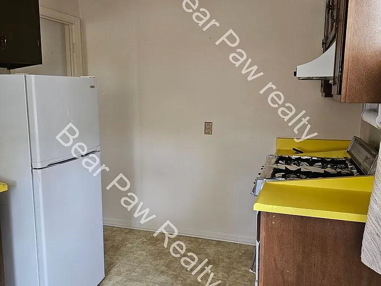 1314 E Pershing Blvd — Photo 4