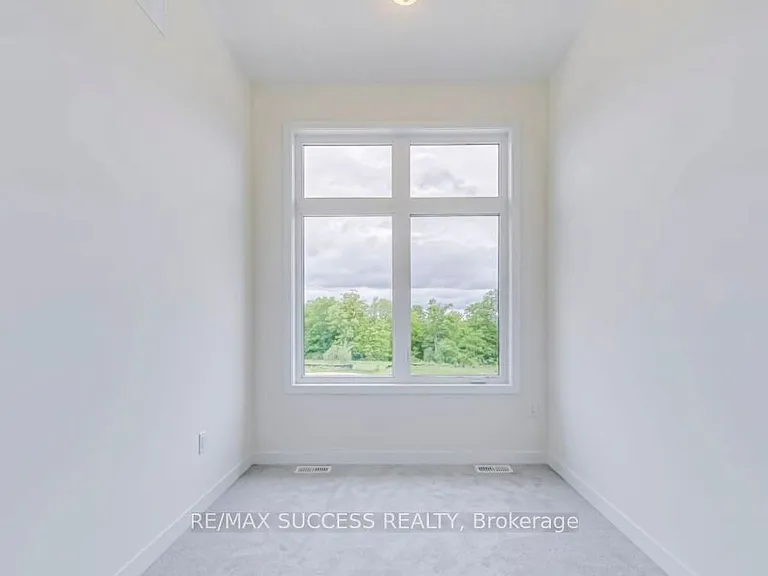 1538 Wellwood Ter — Photo 17