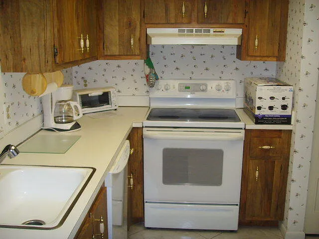 15 Willowbrook Ln #204 — Photo 14