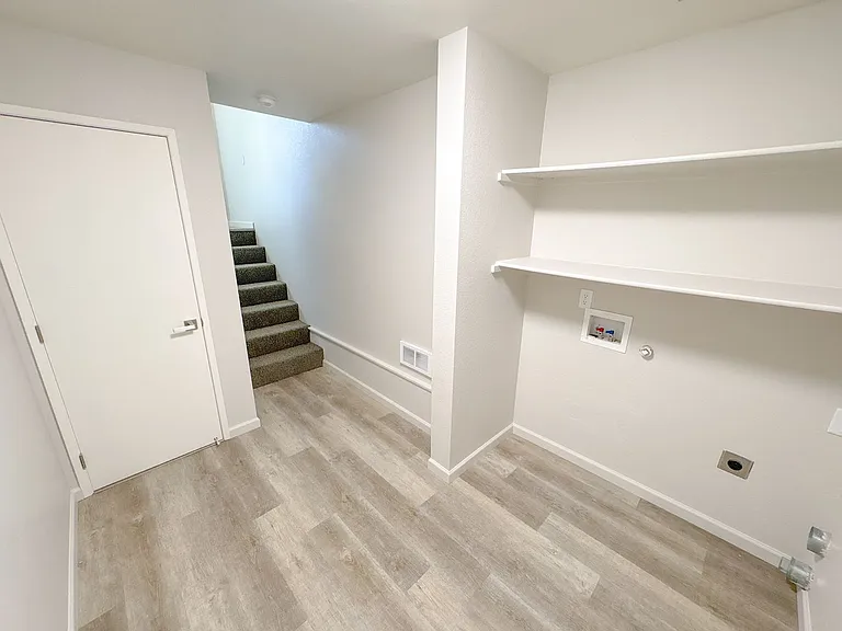 5641-5643-5645-5 N Hills Dr — Photo 25